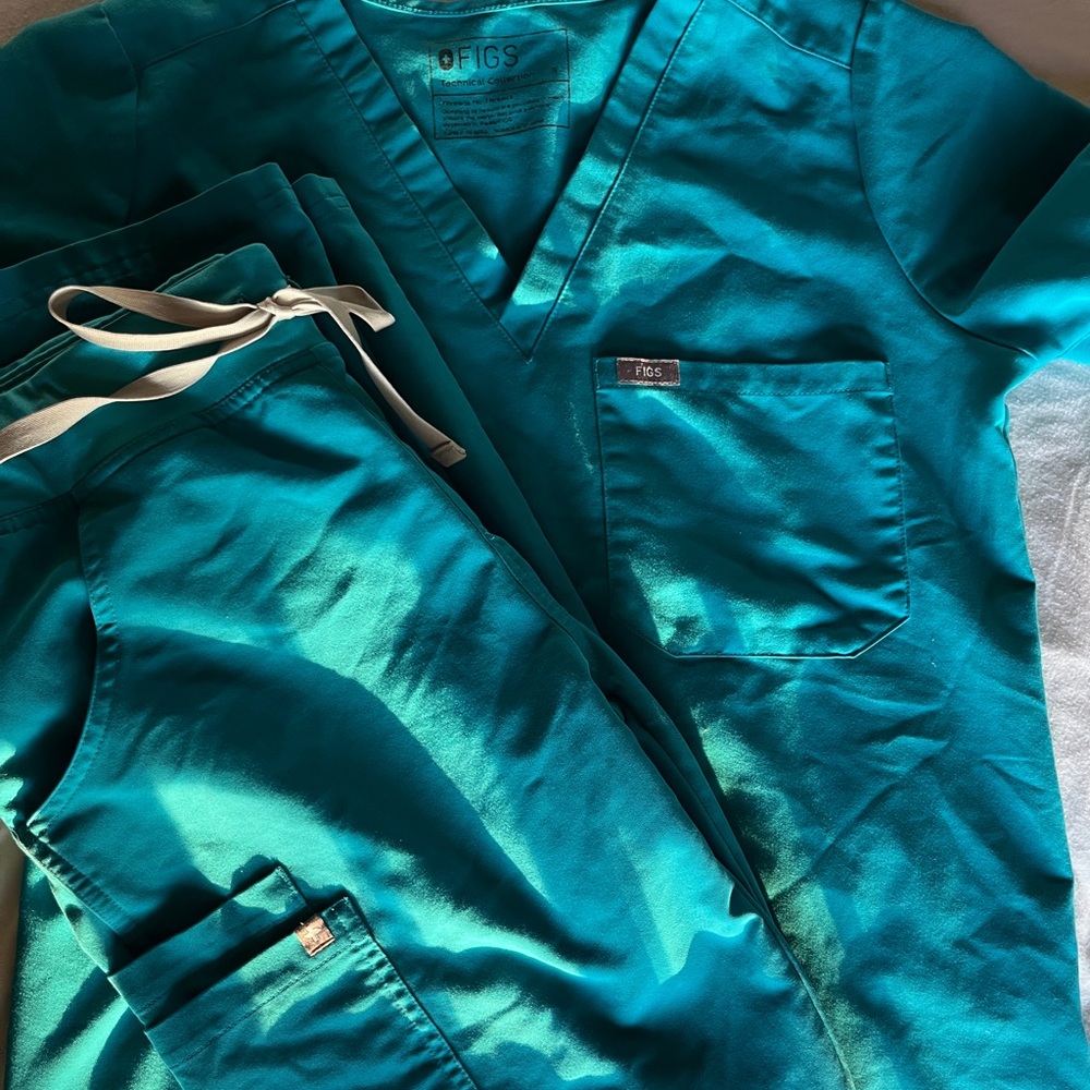 Teal Figs Scrubs Set